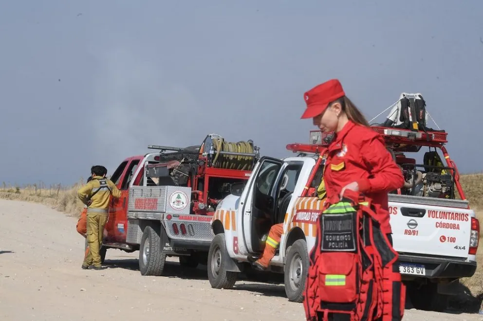 Valle de Calamuchita: Más de 200 bomberos siguen la lucha contra el fuego