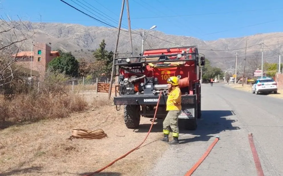 En un día se reportaron tres incendios en Villa de Merlo 