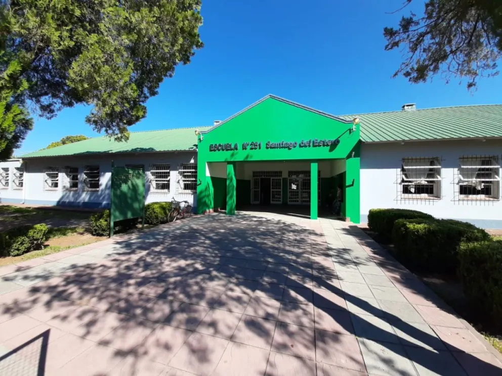 Escuela 251 de Tilisarao sometida a trabajos de prevención por posible foco de vinchucas.