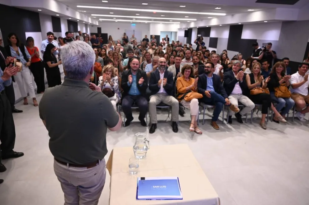 Alvarez Pinto prometió eximir del pago de la habilitación a los nuevos emprendedores.