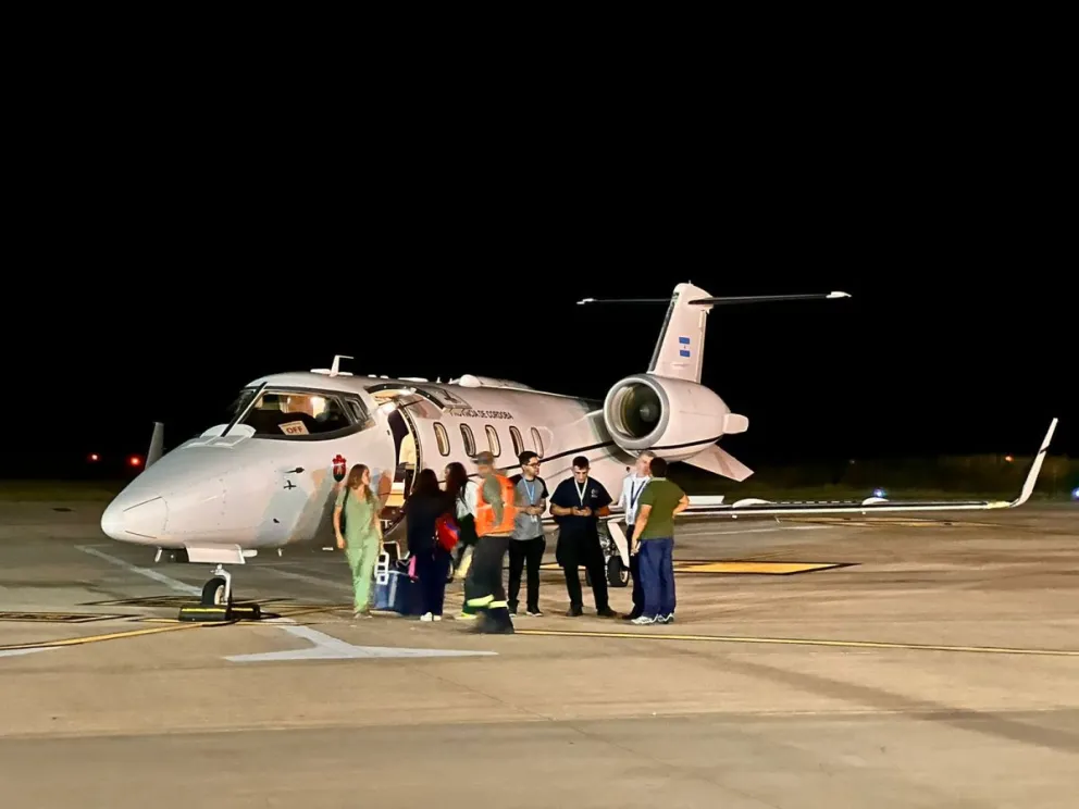 El avión utilizado en esta ocasión fue un Lear Jet 60 perteneciente a la dirección general de Aeronáutica de Córdoba, que se encargó de transportar los órganos hacia su destino final.