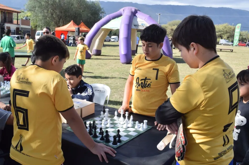 Este 31 de mayo a las 14 hs., el Parque Recreativo será punto de encuentro para grandes y chicos con la vuelta de los Interbarriales y el arranque de la Jornada Deportiva 2025.
