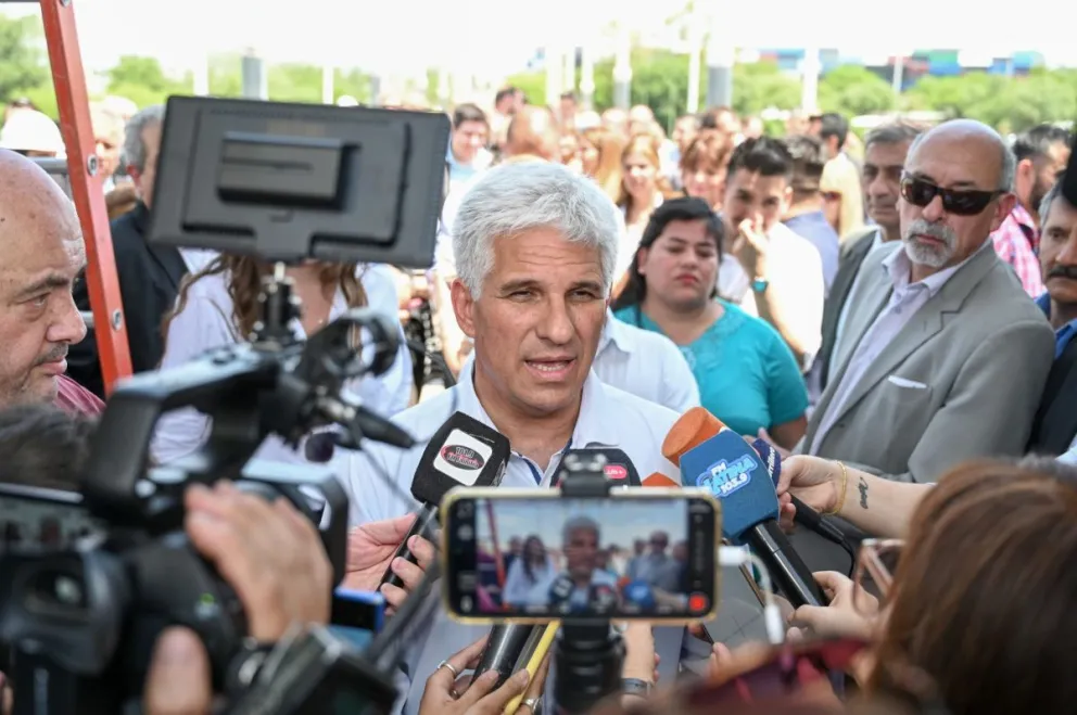 El Gobernador dialogó con la prensa en su visita de este jueves a Villa Mercedes. Mañana estará en Villa de Merlo.