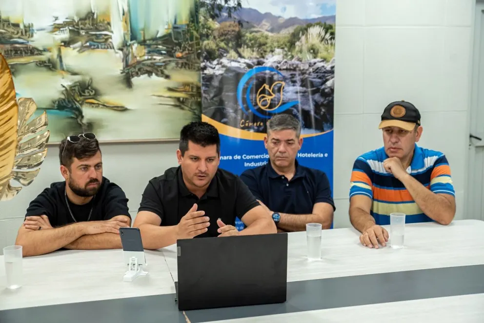 Durante la reunión, los miembros de la Cámara de Comercio del Valle destacaron las maravillas naturales y paisajísticas de Villa de Merlo, uno de los destinos turísticos más destacados de Argentina.