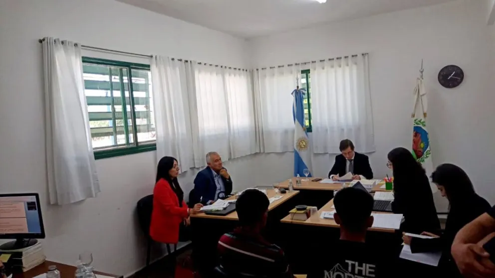 Durante la audiencia, el Ministerio Público Fiscal (MPF), representado por el Fiscal de Instrucción Nº 2 y la Fiscal Adjunta de la Tercera Circunscripción Judicial, Marcelo Saldaño y Silvina Arguello, respectivamente, expuso su teoría del caso.