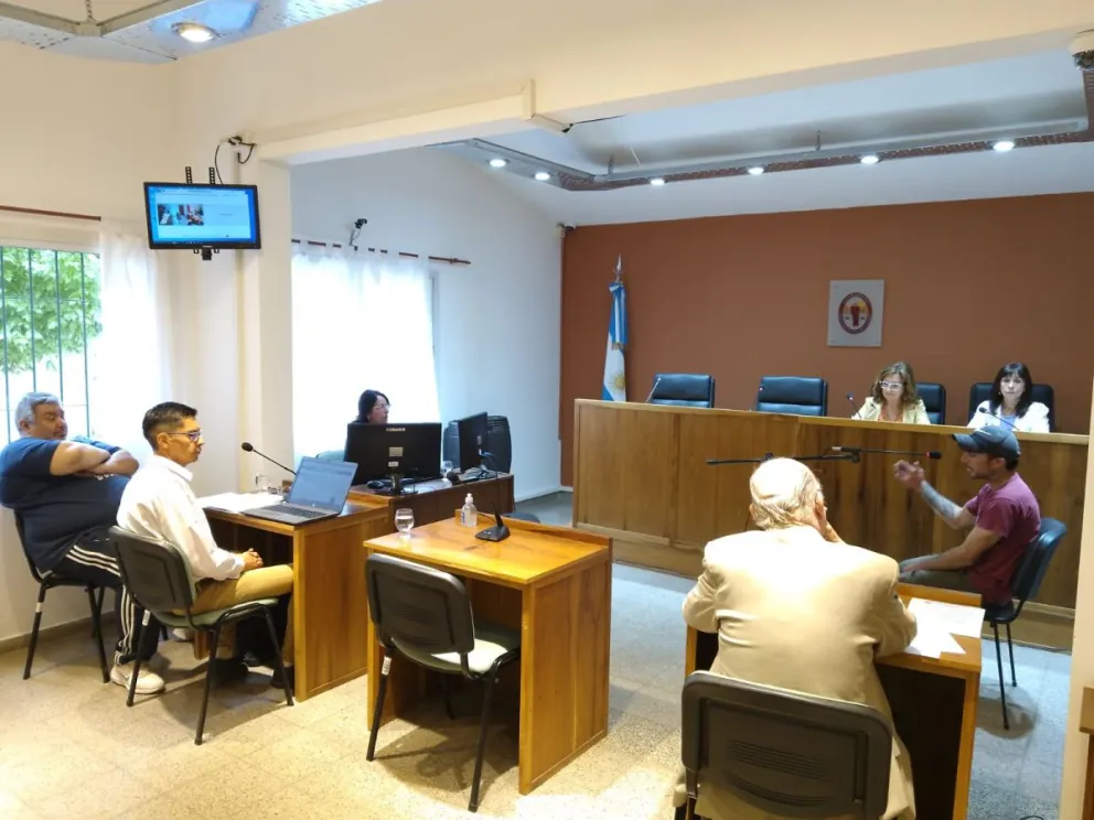 De acuerdo con la denuncia, el ahora condenado golpeó a la mujer de 86 años e intentó quemarla. 
