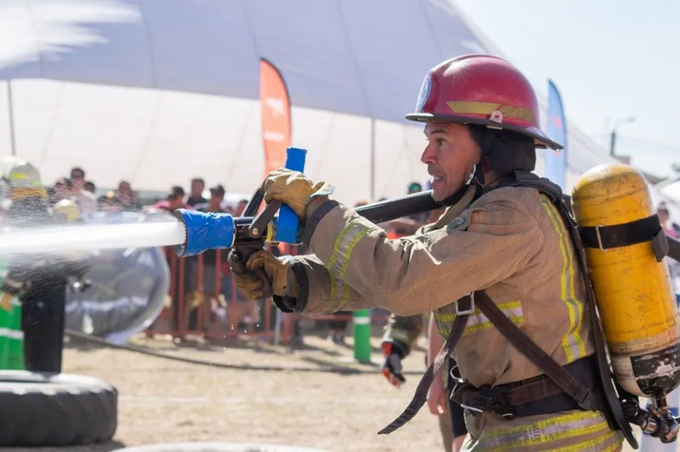 Se disputó el primer Desafío de Habilidades Bomberiles 2024 en la Villa de Merlo. 