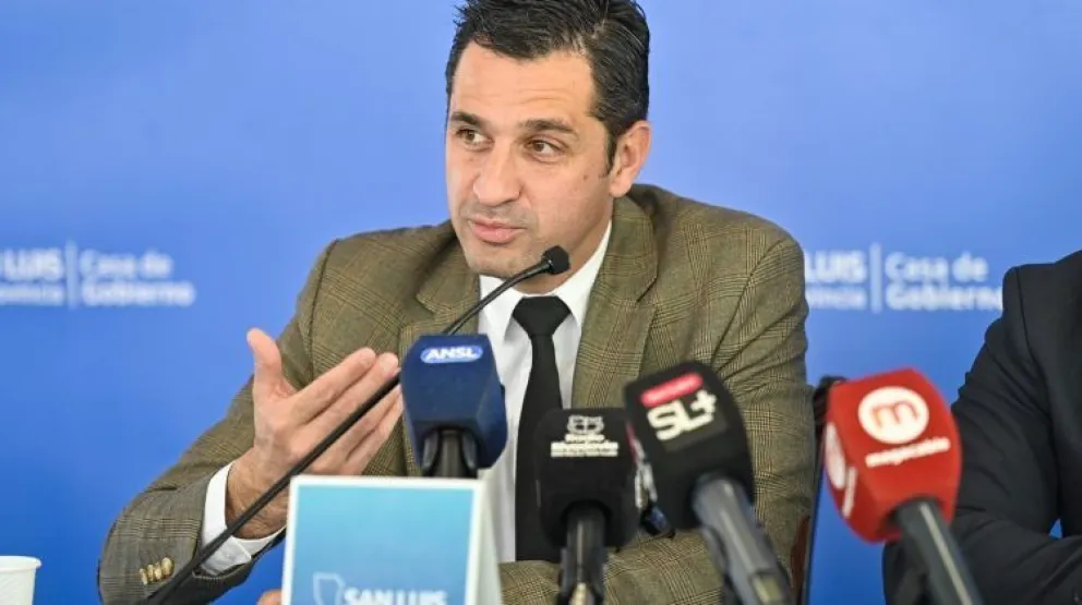 Rigau dejará ser ministro de Turismo y Cultura este mes. Ya presentó su renuncia.
