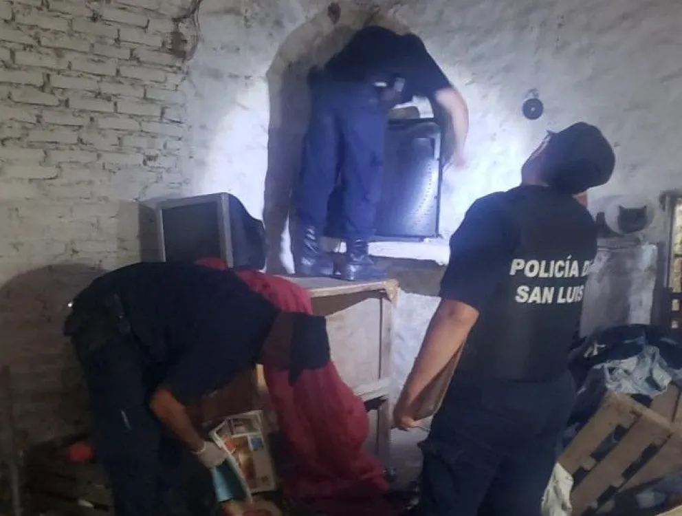 Allanamientos en Villa de Merlo tras un robo a una vivienda de la cual se llevaron unos 80 millones de pesos.