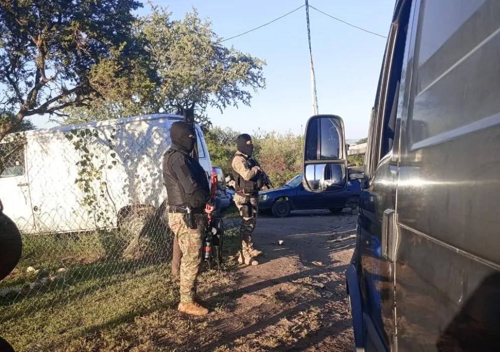 Cuatro allanamientos en Merlo por un robo millonario en una vivienda. Foto. Pol.