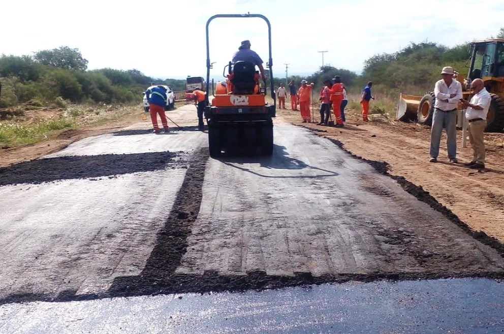 Repararon la Ruta 6 que une Villa Larca con Concarán.