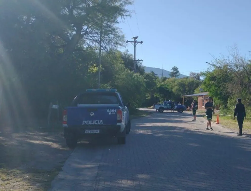 Un hombre perdió la vida al perder el control de su motocicleta Yamaha FZ en Travesía. (Foto: Policía Departamental San javier)