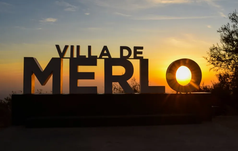 Villa de Merlo inició la temporada 2025 con un crecimiento significativo en su ocupación turística, alcanzando un aumento del 20% respecto al fin de año 2023. 