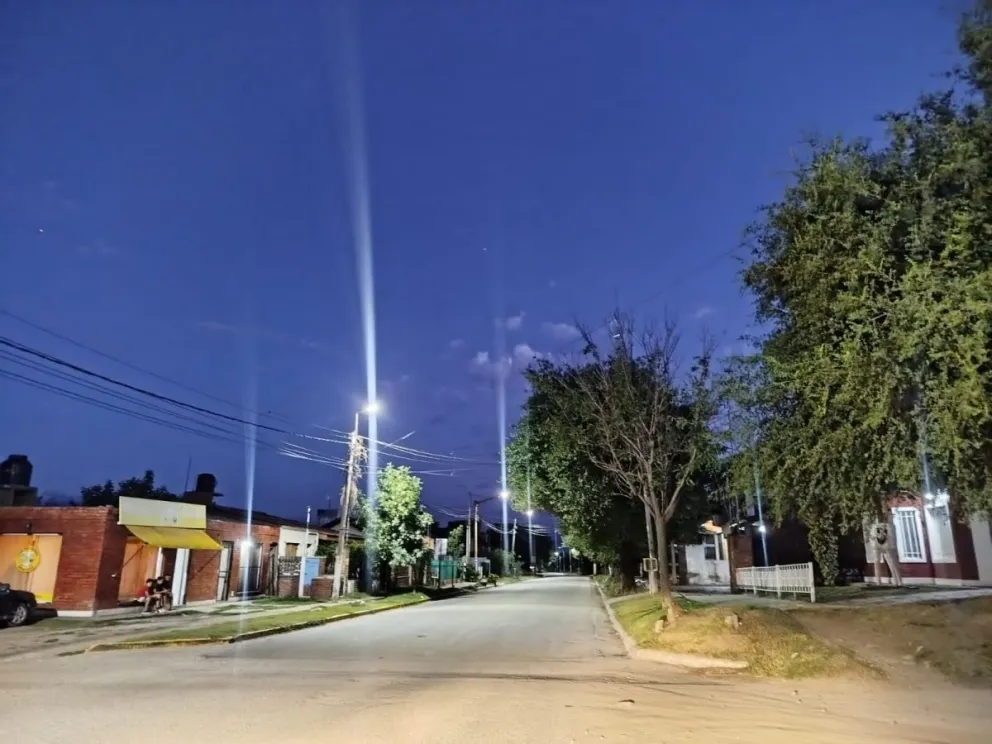 Más iluminación LED en calles de Villa de Merlo.
