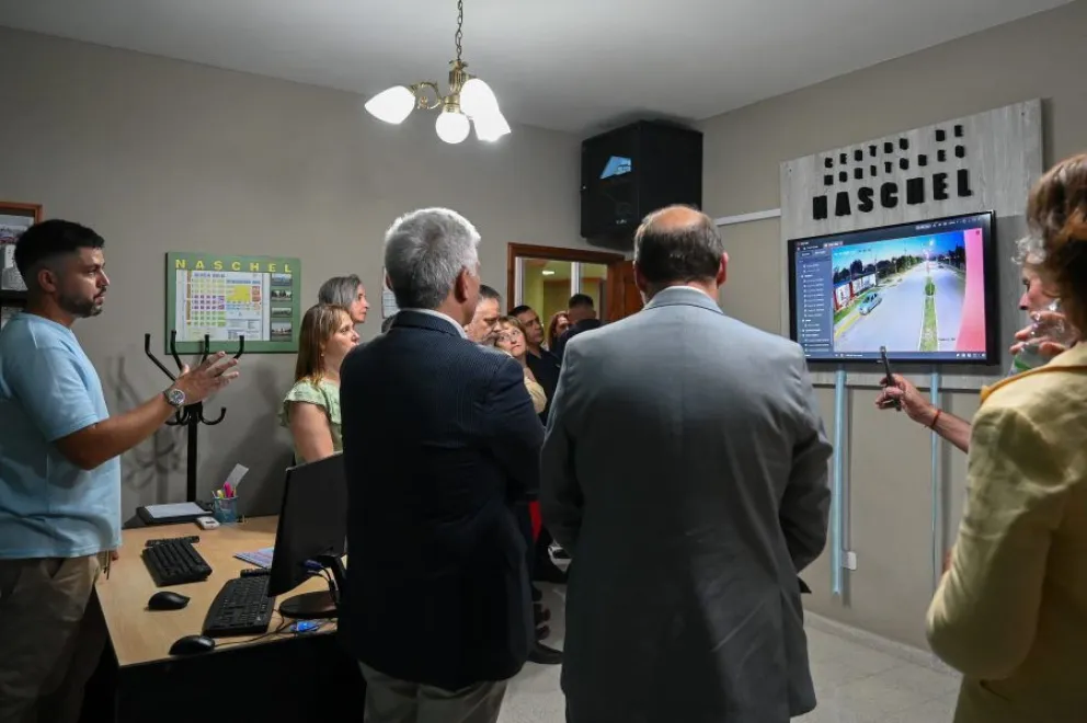 Claudio Poggi en la inauguración de la sala de monitoreo