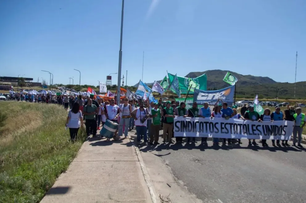 ATE y un reclamo generalizado para que los trabajadores municipales cobren mejores salarios.