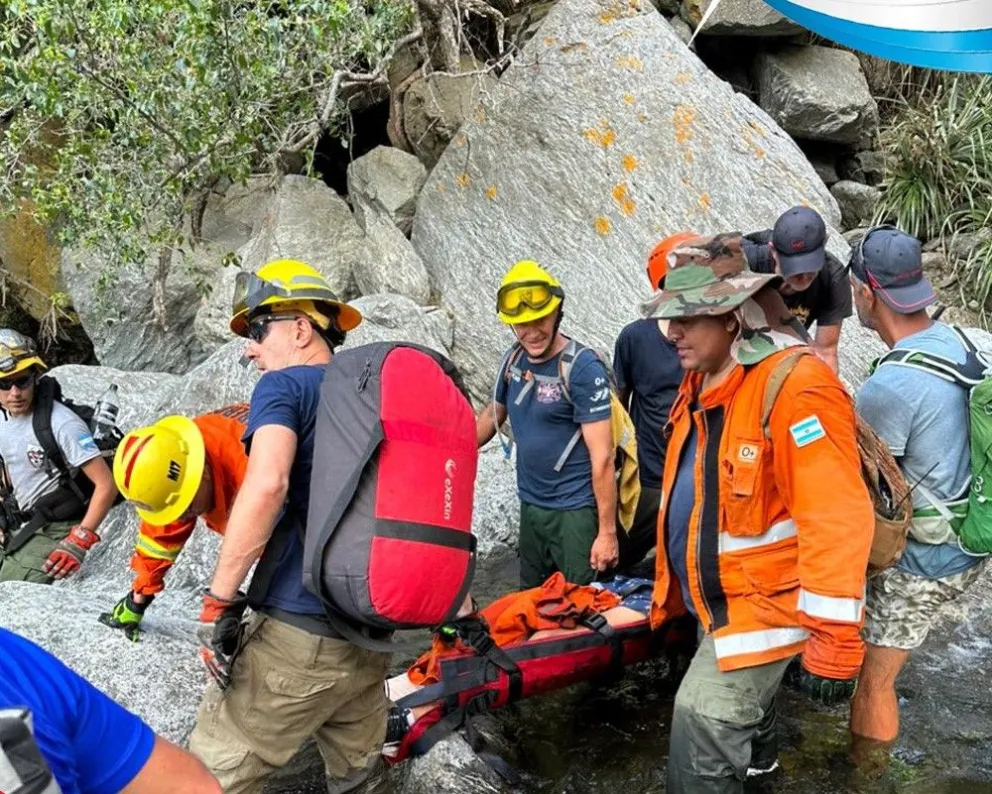 Un turista sufrió una grave lesión mientras participaba de una excursión en las sierras de los Comechingones, a la altura de la localidad de Los Molles, generando un complejo operativo de rescate.