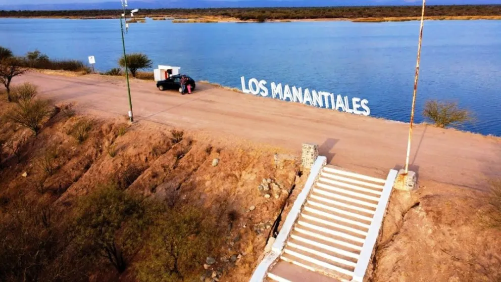 Los Manantiales