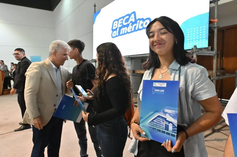 “Los chicos tienen que descargarse la aplicación del Banco Nación. Ahí encontrarán la cuenta bancaria que hemos creado para que reciban su beneficio el 6 de febrero", dijeron desde el gobierno.