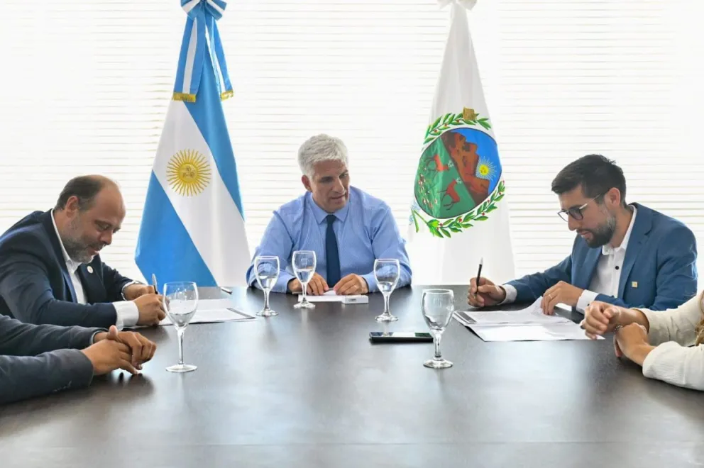 El gobernador Poggi recibió al intendente de Merlo, Leonardo Rodriguez, para renovar el compromiso de Construyendo con Tu Pueblo.
