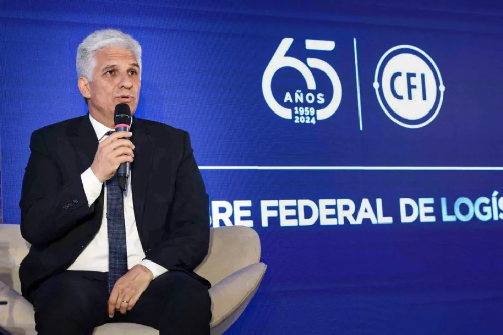 Firma del convenio con el CFI