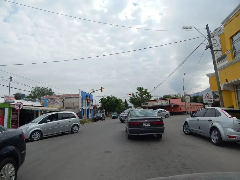 La calle Poeta Agüero será de una mano en el sentido sur norte desde la rotonda de acceso a Merlo.