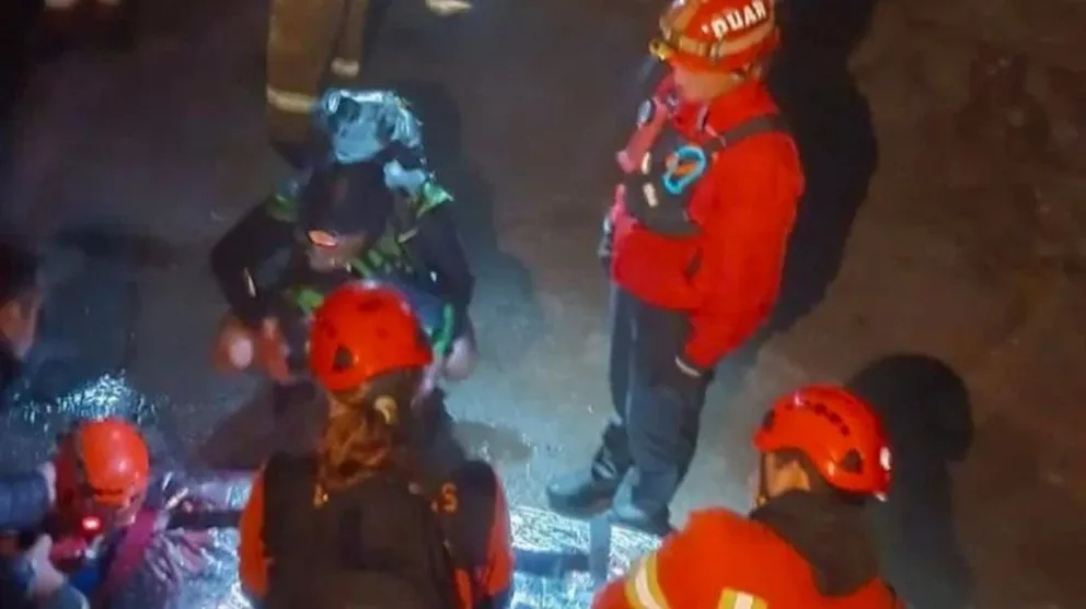 Rescatan a una mujer en el cerro Champaquí tras sufrir una caída desde una altura considerable. (Foto: Diario de Carlos Paz)