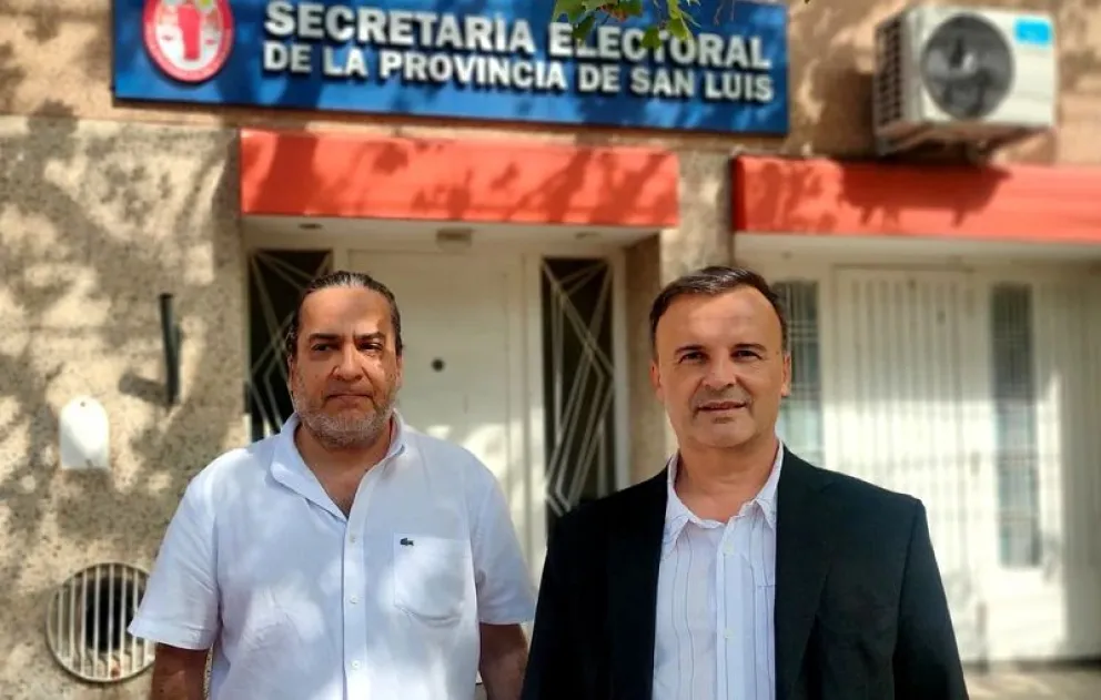 Viva la Libertad Carajo es la línea libertaria integrada por el Movimiento de Acción Vecinal y el Partido Libertario Departamento Junín. 