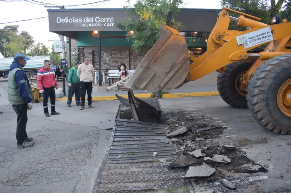 "En el marco del Plan Vereda, Badén y Cordón Cuneta, el Municipio de la Villa de Merlo avanza con dos importantes obras que optimizarán el tránsito en puntos estratégicos de la ciudad", dijeron desde la municipalidad de Villa de Merlo.