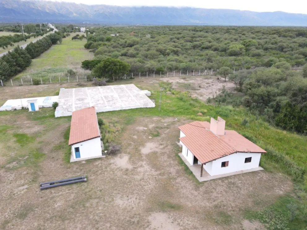 San Luis Agua trabaja en la recuperación del suministro de agua cruda en la Villa de Merlo, que se vio resentido por un problema en el acueducto. El problema puede durar de 48 a 72 horas.