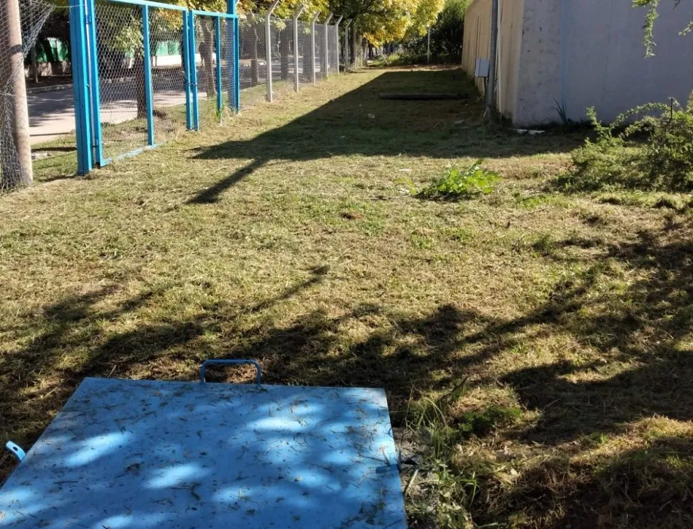 El mantenimiento de las instalaciones es fundamental para que los vecinos tengan acceso al agua cruda.