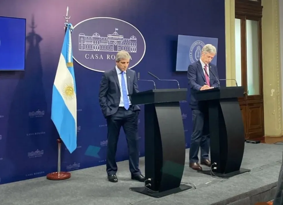 El Gobierno anunció que el lunes se levanta el cepo cambiario. (Foto: NA)