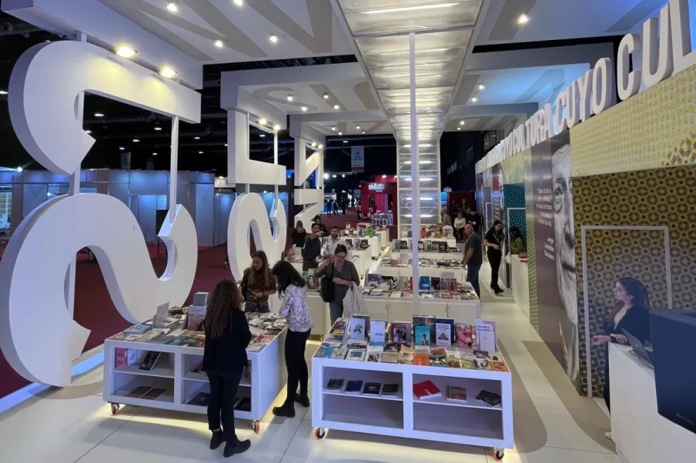 Stand de Cuyo en la Feria Internacional del Libro.