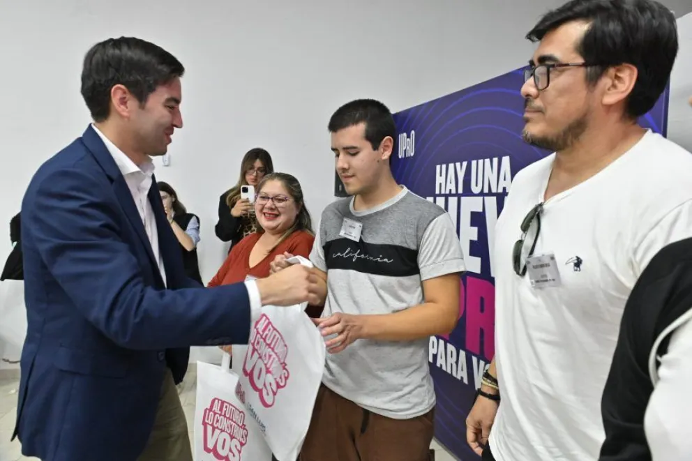 La Universidad Provincial de Oficios (UPrO) de Merlo entreg&oacute; kits de indumentaria de seguridad 