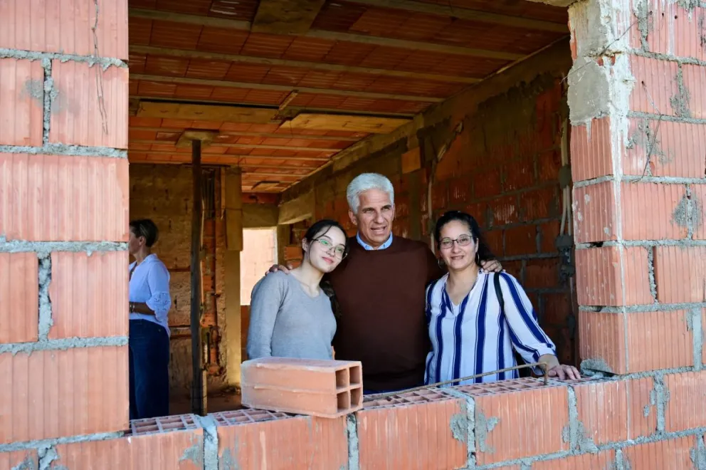 El gobernador Claudio Poggi anunció que el 28 de noviembre 28 familias de Tilisarao cumplirán el sueño de acceder a su casa propia.