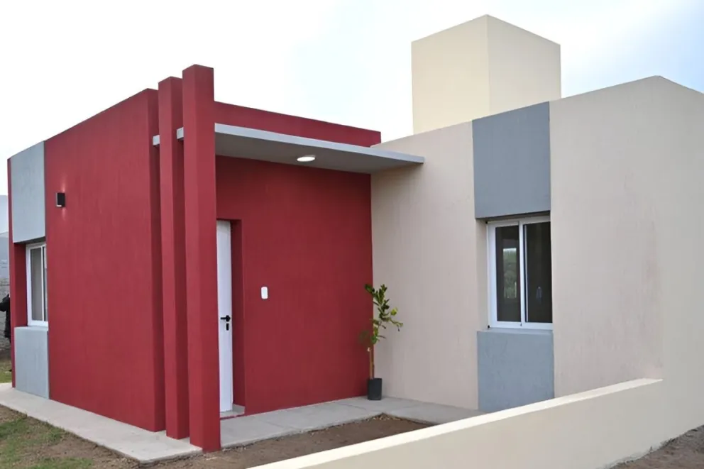 El terreno de las viviendas de barrios tienen una superficie de 312 metros cuadrados, mientras que la casa en sí será de 57 metros cuadrados. 