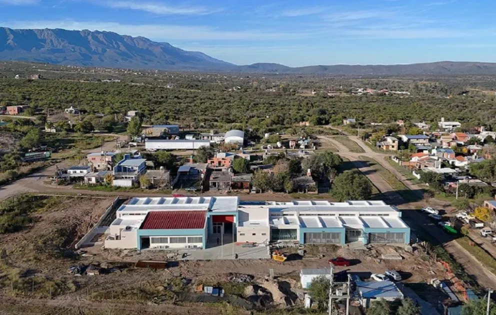 Avanza la construcción del nuevo edificio de la Escuela PROA, con especialidad en Desarrollo de Software, en la localidad de Mina Clavero. (Foto: Prensa Gobierno de Córdoba)