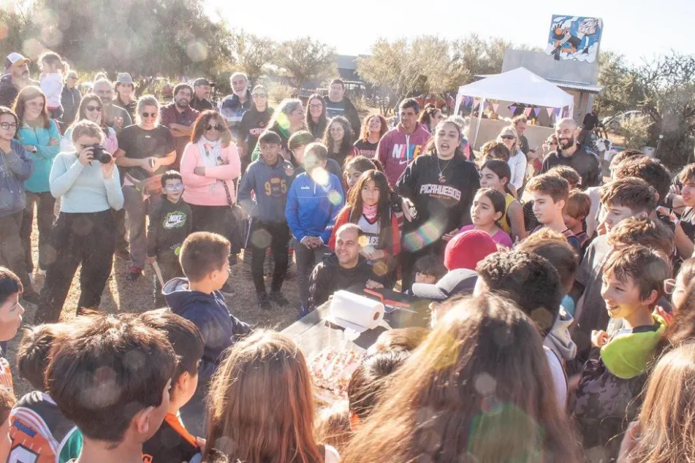 PicaHuesos festeja a puro básquet, locro y comunidad.