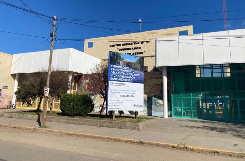 El Colegio N°27 ‘Santiago Besso’ avanza a paso firme en su restauración. La dirección de Obras de Arquitectura informó que tiene un progreso del 70%.