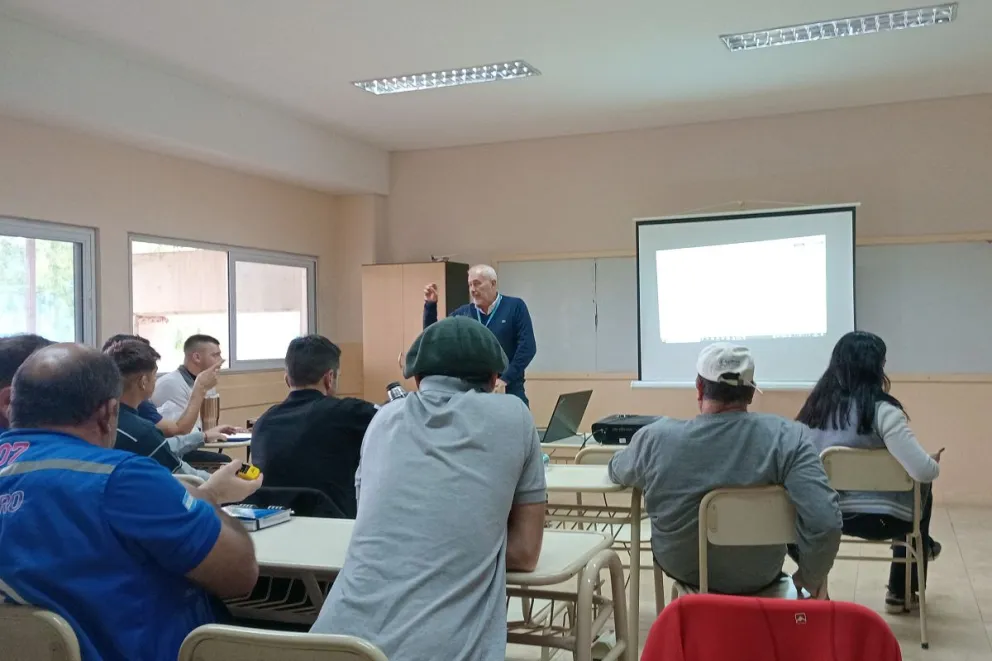 La capacitación buscó fortalecer las capacidades de alerta ante fenómenos climáticos.