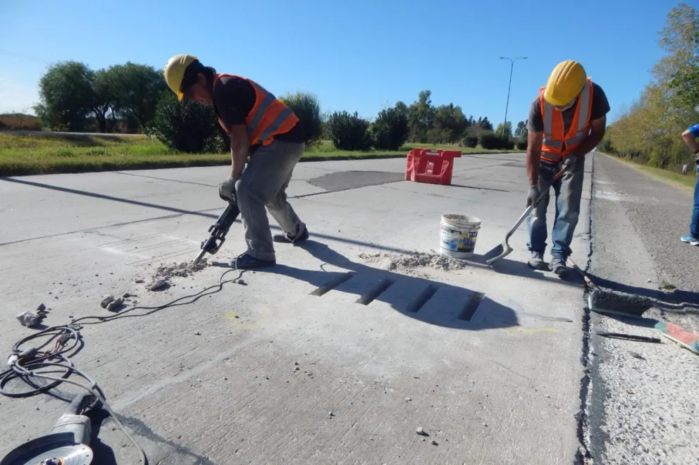 Desde el Ente Control de Rutas informaron que, además de estas tareas, se ejecutan trabajos de mantenimiento preventivo entre los kilómetros 776 y 778. 