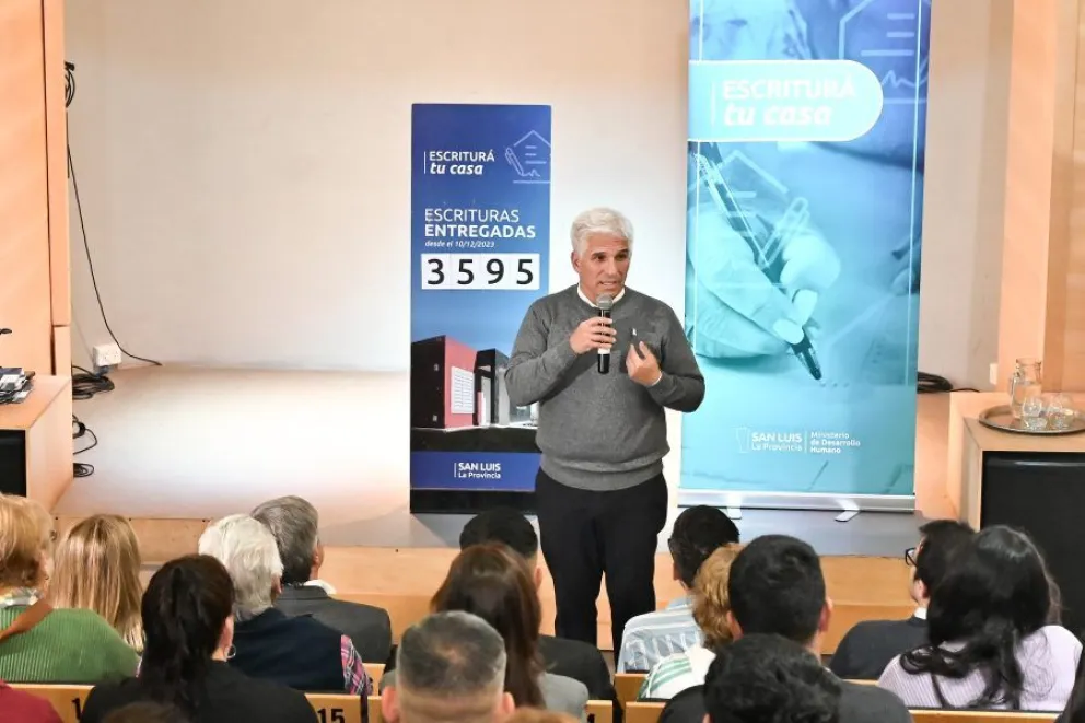 La entrega se realizó este jueves en la Casa del Poeta ‘Antonio Esteban Agüero’, con la presencia del gobernador Claudio Poggi.
