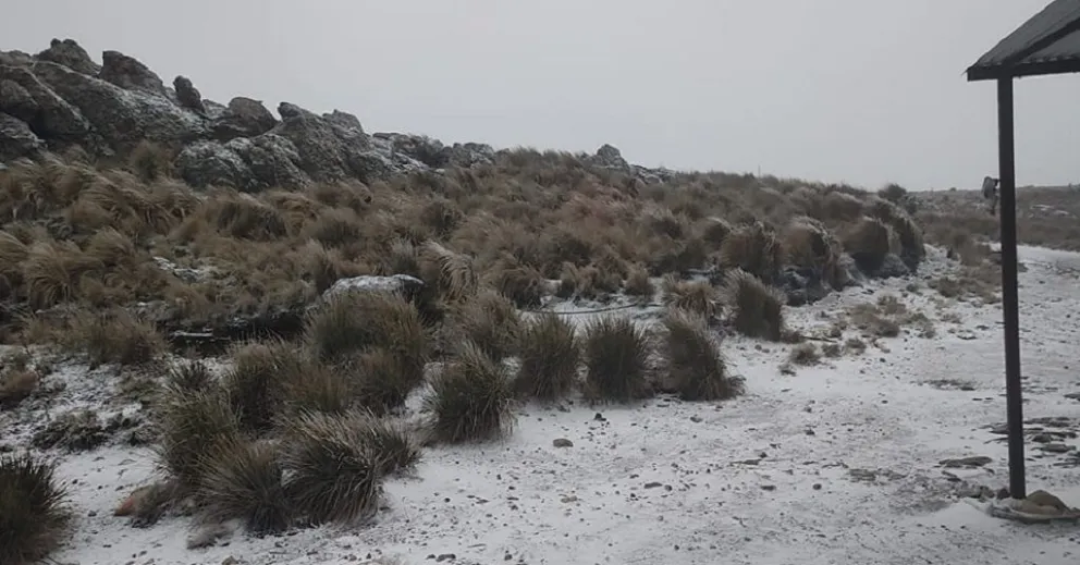 Nieve y -3°C en el filo de las Sierras Comechingones. (Foto: El Vasco)