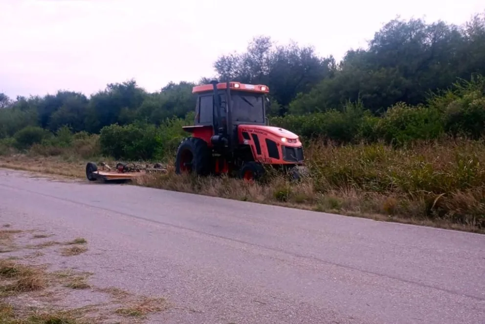 De Santa Rosa hasta Lafinur, se desmalezó y limpió las alcantarillas.