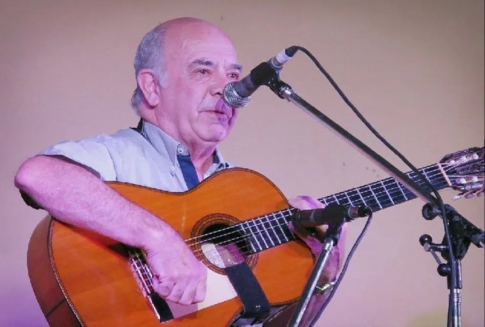 La fecha conmemora el nacimiento de Andrés Chazarreta, músico, compositor e investigador santiagueño nacido en 1876, considerado uno de los principales impulsores del folclore argentino.