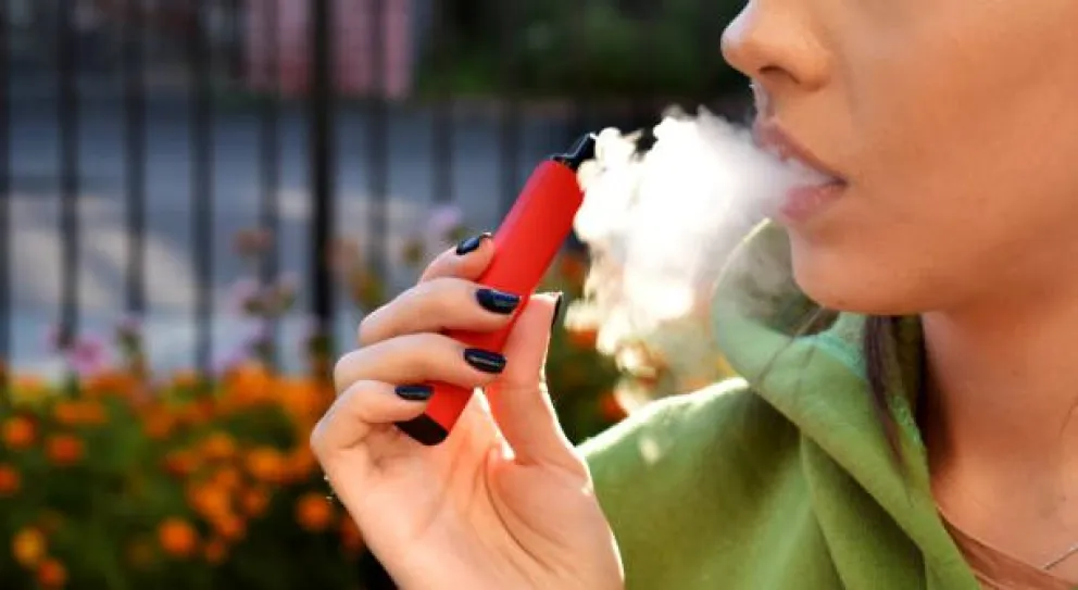 En Argentina, según datos de la Encuesta Mundial de Tabaquismo en Jóvenes (2018), el 14,6% de chicas y chicos de entre 13 y 15 años consume tabaco. 