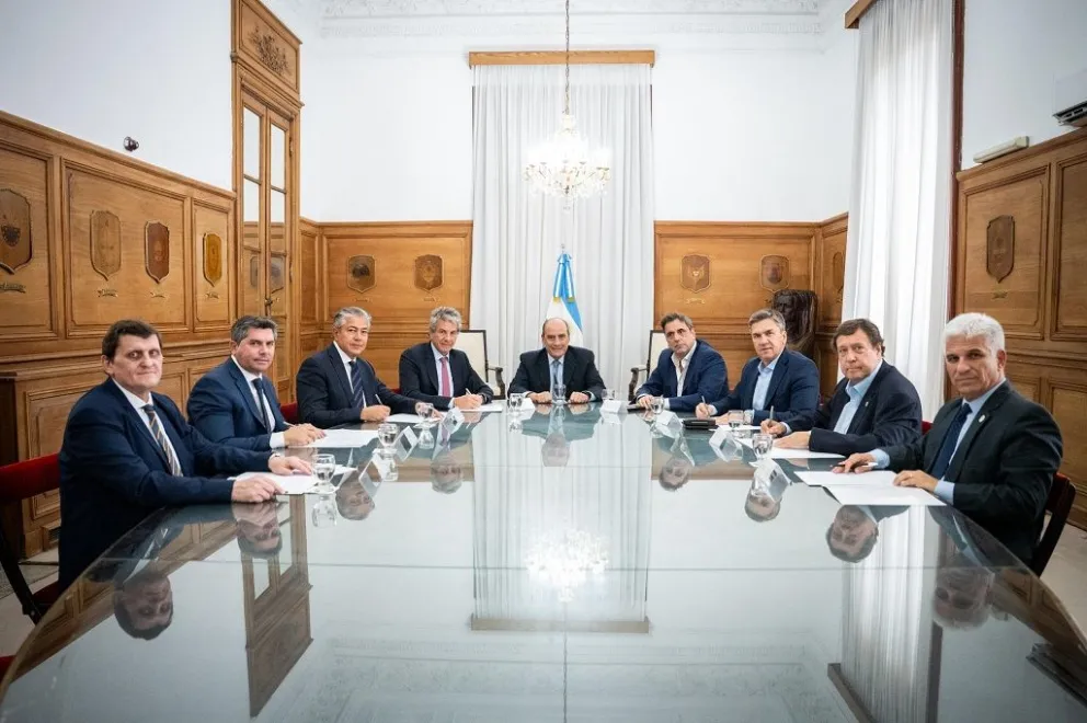 Guillermo Francos, el jefe de Gabinete, presidió la reunión entre Claudio Poggi y funcionarios de ARCA. Participaron también otros gobernadores.