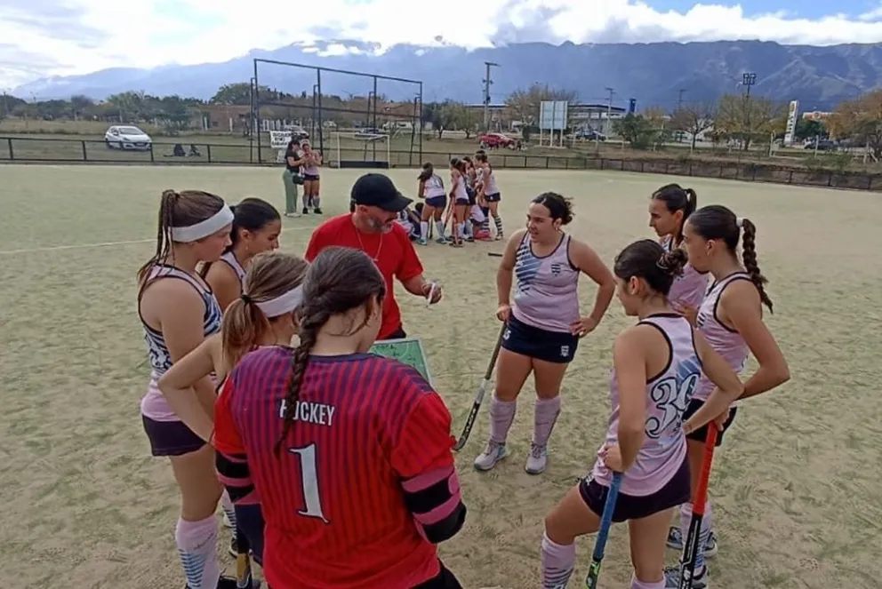 Alerces Hockey Club visita San Luis con todas sus categorías para enfrentar a La Torre HC.