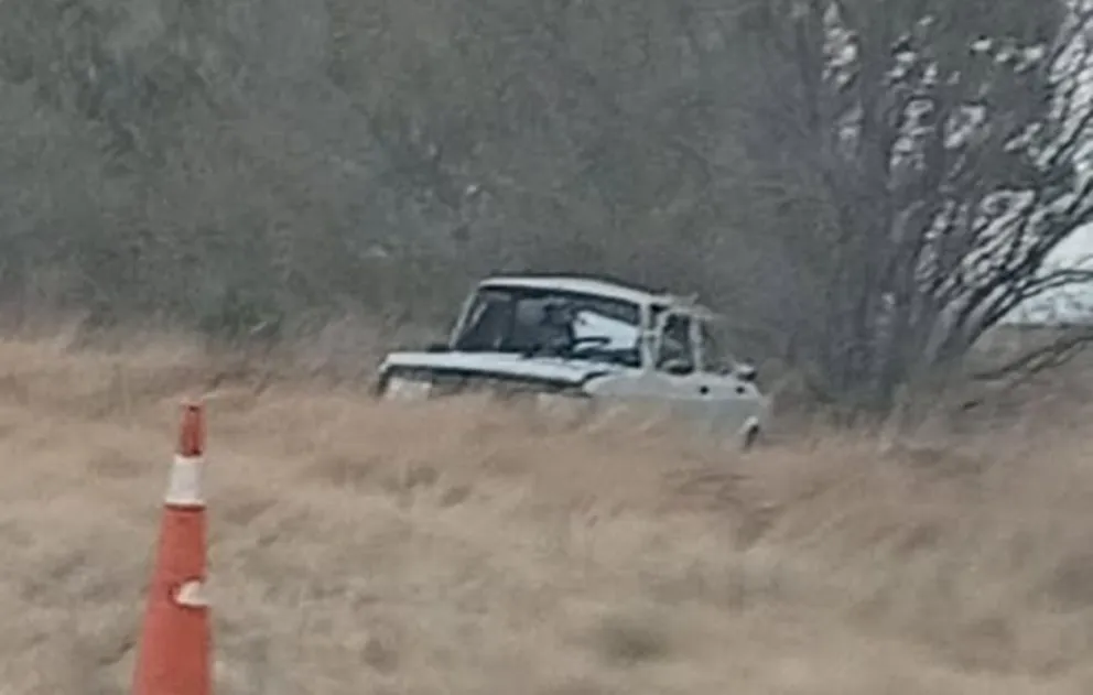 Tres jóvenes resultaron con heridas leves tras accidentarse en Ruta 22. (Foto. Radio G)