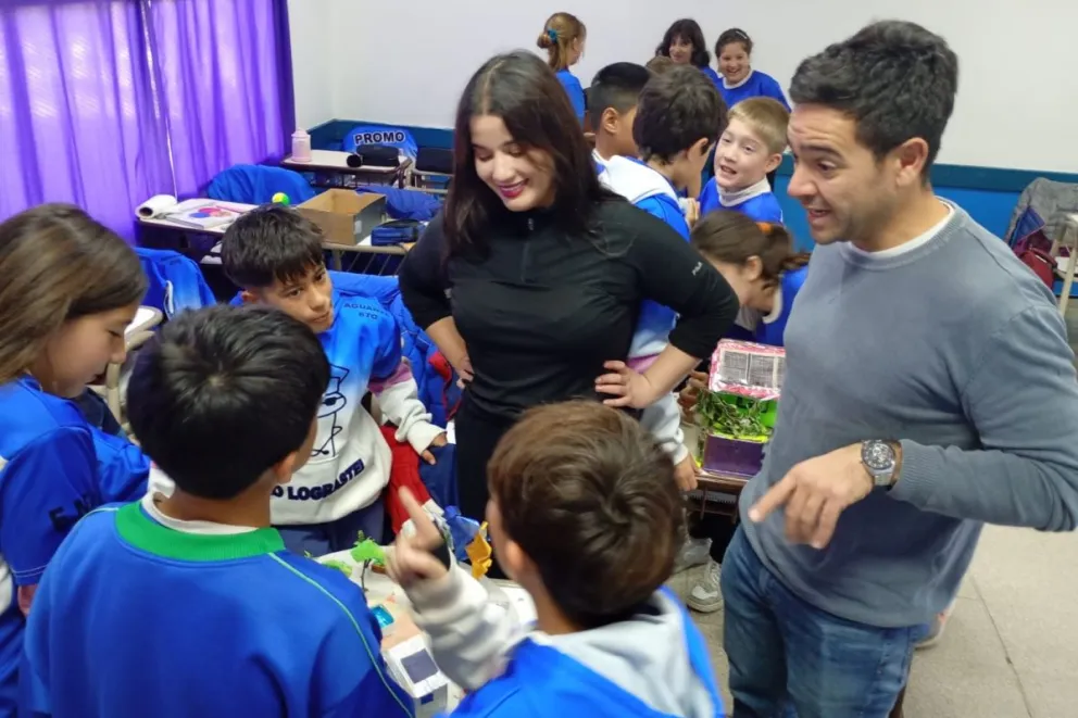 Durante la charla, representantes del organismo brindaron herramientas para comprender la importancia del uso eficiente de los recursos y los desafíos de la transición energética.